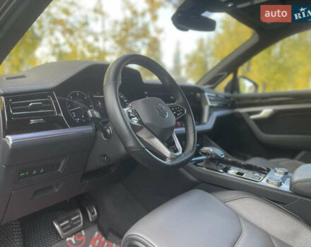 Серый Фольксваген Туарег, объемом двигателя 3 л и пробегом 97 тыс. км за 59400 $, фото 28 на Automoto.ua