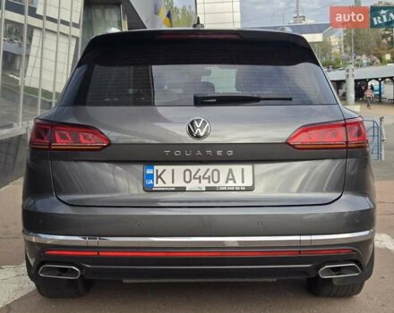 Серый Фольксваген Туарег, объемом двигателя 3 л и пробегом 137 тыс. км за 56900 $, фото 5 на Automoto.ua