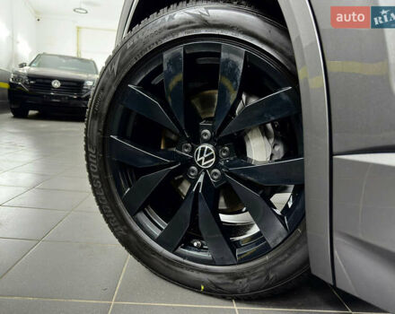 Серый Фольксваген Туарег, объемом двигателя 3 л и пробегом 141 тыс. км за 58999 $, фото 10 на Automoto.ua