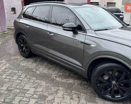 Серый Фольксваген Туарег, объемом двигателя 2.97 л и пробегом 172 тыс. км за 65000 $, фото 1 на Automoto.ua