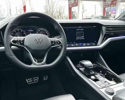 Серый Фольксваген Туарег, объемом двигателя 2.99 л и пробегом 135 тыс. км за 57000 $, фото 14 на Automoto.ua