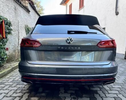 Сірий Фольксваген Туарег, об'ємом двигуна 3 л та пробігом 15 тис. км за 30000 $, фото 3 на Automoto.ua