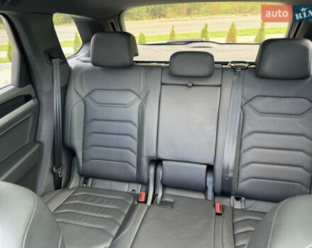 Серый Фольксваген Туарег, объемом двигателя 2.97 л и пробегом 118 тыс. км за 57900 $, фото 44 на Automoto.ua