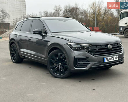 Серый Фольксваген Туарег, объемом двигателя 2.99 л и пробегом 135 тыс. км за 57000 $, фото 3 на Automoto.ua