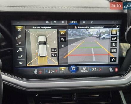 Серый Фольксваген Туарег, объемом двигателя 3 л и пробегом 137 тыс. км за 56900 $, фото 25 на Automoto.ua