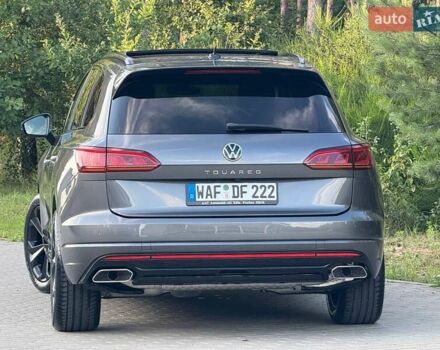 Серый Фольксваген Туарег, объемом двигателя 2.97 л и пробегом 156 тыс. км за 55300 $, фото 74 на Automoto.ua