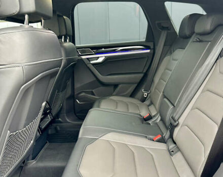 Серый Фольксваген Туарег, объемом двигателя 2.99 л и пробегом 135 тыс. км за 57000 $, фото 15 на Automoto.ua