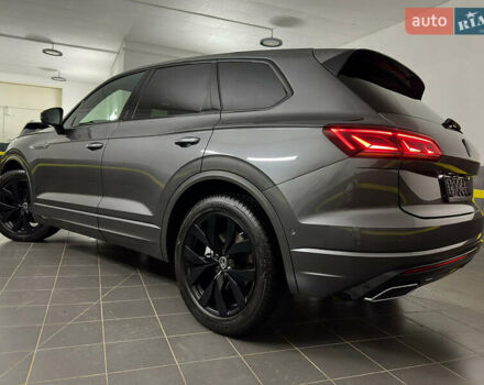 Серый Фольксваген Туарег, объемом двигателя 3 л и пробегом 141 тыс. км за 57999 $, фото 9 на Automoto.ua