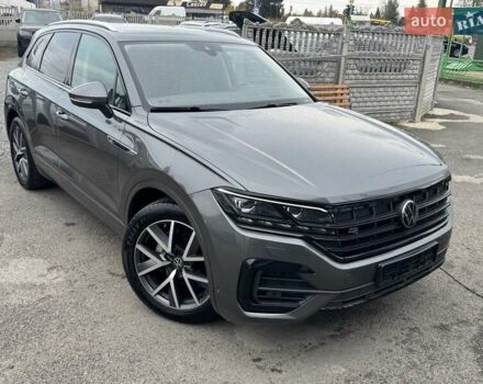 Серый Фольксваген Туарег, объемом двигателя 2.97 л и пробегом 158 тыс. км за 57900 $, фото 29 на Automoto.ua
