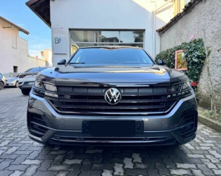 Сірий Фольксваген Туарег, об'ємом двигуна 3 л та пробігом 15 тис. км за 30000 $, фото 1 на Automoto.ua