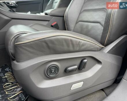 Серый Фольксваген Туарег, объемом двигателя 2.97 л и пробегом 158 тыс. км за 57900 $, фото 78 на Automoto.ua