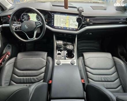 Серый Фольксваген Туарег, объемом двигателя 3 л и пробегом 137 тыс. км за 56900 $, фото 20 на Automoto.ua