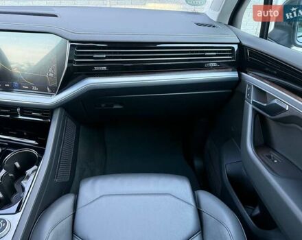 Серый Фольксваген Туарег, объемом двигателя 2.97 л и пробегом 156 тыс. км за 55300 $, фото 34 на Automoto.ua