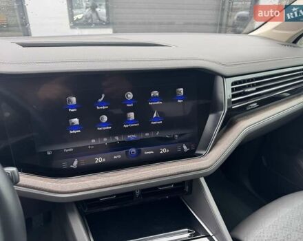 Серый Фольксваген Туарег, объемом двигателя 2.97 л и пробегом 158 тыс. км за 57900 $, фото 20 на Automoto.ua