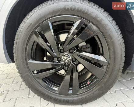 Серый Фольксваген Туарег, объемом двигателя 2.97 л и пробегом 118 тыс. км за 57900 $, фото 11 на Automoto.ua