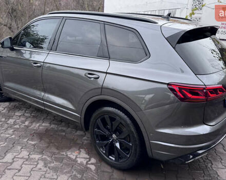 Серый Фольксваген Туарег, объемом двигателя 2.97 л и пробегом 172 тыс. км за 65000 $, фото 7 на Automoto.ua