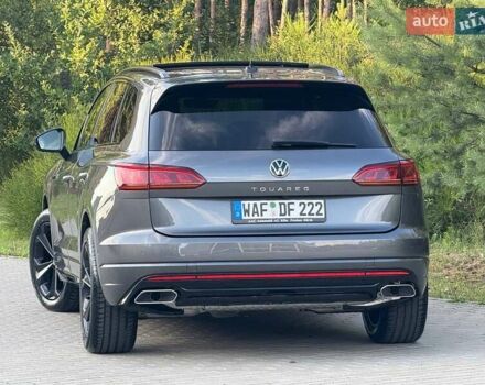 Серый Фольксваген Туарег, объемом двигателя 2.97 л и пробегом 156 тыс. км за 55300 $, фото 70 на Automoto.ua