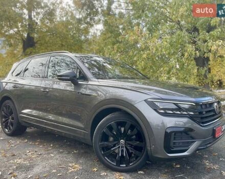 Серый Фольксваген Туарег, объемом двигателя 3 л и пробегом 97 тыс. км за 58999 $, фото 16 на Automoto.ua