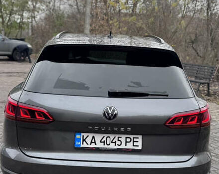 Серый Фольксваген Туарег, объемом двигателя 2.97 л и пробегом 172 тыс. км за 65000 $, фото 6 на Automoto.ua