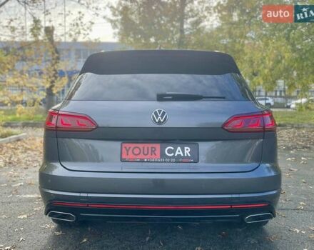 Серый Фольксваген Туарег, объемом двигателя 3 л и пробегом 97 тыс. км за 58999 $, фото 23 на Automoto.ua