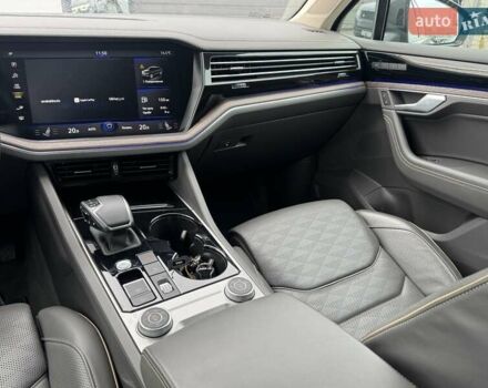 Серый Фольксваген Туарег, объемом двигателя 2.97 л и пробегом 158 тыс. км за 57900 $, фото 46 на Automoto.ua