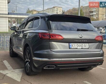 Серый Фольксваген Туарег, объемом двигателя 3 л и пробегом 137 тыс. км за 56900 $, фото 4 на Automoto.ua