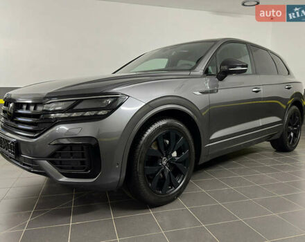 Серый Фольксваген Туарег, объемом двигателя 3 л и пробегом 141 тыс. км за 57999 $, фото 17 на Automoto.ua