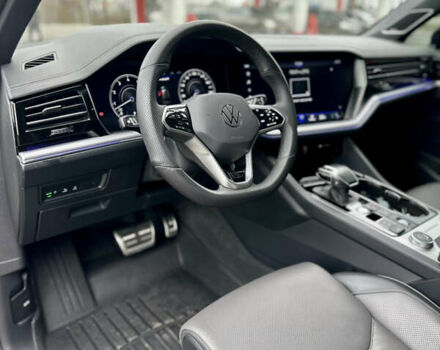 Серый Фольксваген Туарег, объемом двигателя 2.99 л и пробегом 135 тыс. км за 57000 $, фото 10 на Automoto.ua