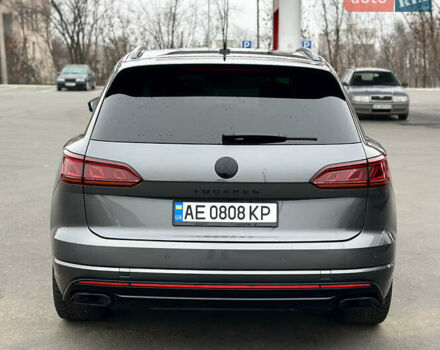 Серый Фольксваген Туарег, объемом двигателя 2.99 л и пробегом 135 тыс. км за 57000 $, фото 1 на Automoto.ua