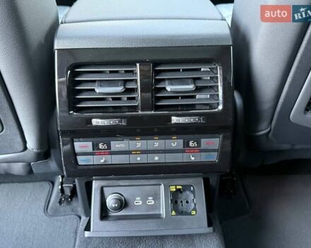 Серый Фольксваген Туарег, объемом двигателя 2.97 л и пробегом 156 тыс. км за 55300 $, фото 48 на Automoto.ua