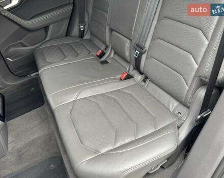 Серый Фольксваген Туарег, объемом двигателя 2.97 л и пробегом 158 тыс. км за 57900 $, фото 52 на Automoto.ua