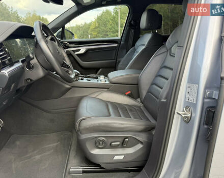 Серый Фольксваген Туарег, объемом двигателя 2.97 л и пробегом 118 тыс. км за 57900 $, фото 26 на Automoto.ua