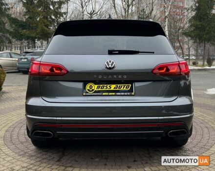 Сірий Фольксваген Туарег, об'ємом двигуна 3 л та пробігом 57 тис. км за 67600 $, фото 5 на Automoto.ua
