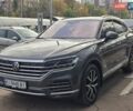 Серый Фольксваген Туарег, объемом двигателя 3 л и пробегом 137 тыс. км за 56900 $, фото 1 на Automoto.ua