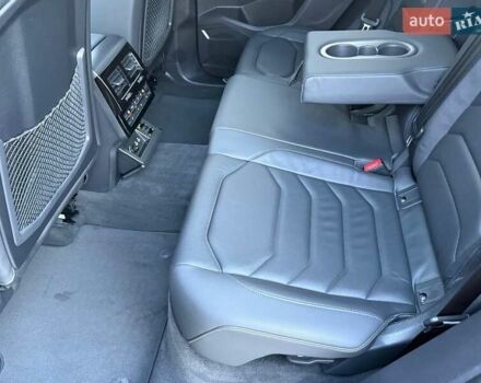 Серый Фольксваген Туарег, объемом двигателя 2.97 л и пробегом 156 тыс. км за 55300 $, фото 60 на Automoto.ua