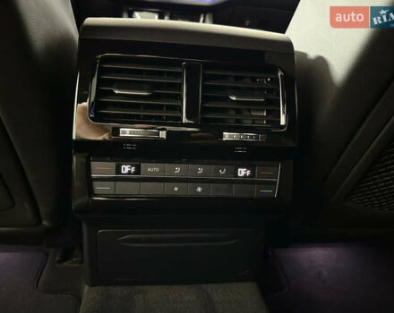 Серый Фольксваген Туарег, объемом двигателя 3 л и пробегом 141 тыс. км за 57999 $, фото 80 на Automoto.ua