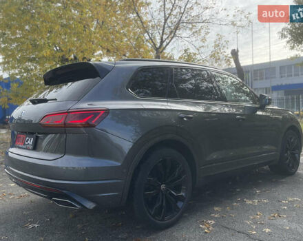 Серый Фольксваген Туарег, объемом двигателя 3 л и пробегом 97 тыс. км за 59400 $, фото 25 на Automoto.ua