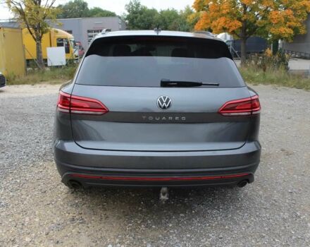 Серый Фольксваген Туарег, объемом двигателя 3 л и пробегом 18 тыс. км за 40200 $, фото 5 на Automoto.ua