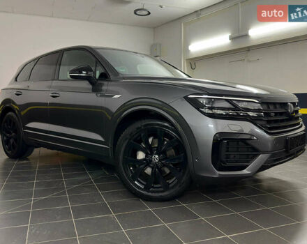 Серый Фольксваген Туарег, объемом двигателя 3 л и пробегом 141 тыс. км за 57999 $, фото 13 на Automoto.ua