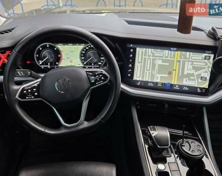 Серый Фольксваген Туарег, объемом двигателя 3 л и пробегом 137 тыс. км за 56900 $, фото 21 на Automoto.ua