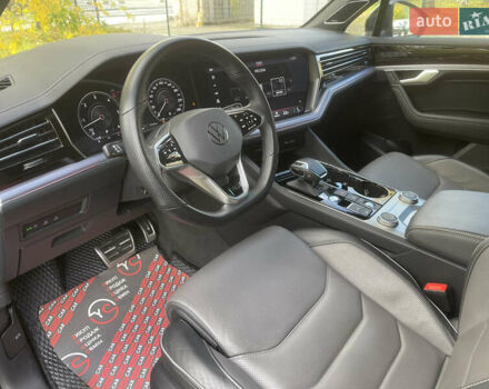 Серый Фольксваген Туарег, объемом двигателя 3 л и пробегом 97 тыс. км за 59400 $, фото 29 на Automoto.ua