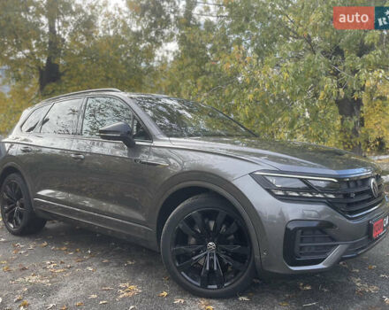 Серый Фольксваген Туарег, объемом двигателя 3 л и пробегом 97 тыс. км за 59400 $, фото 13 на Automoto.ua