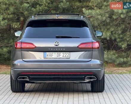 Серый Фольксваген Туарег, объемом двигателя 2.97 л и пробегом 156 тыс. км за 55300 $, фото 88 на Automoto.ua