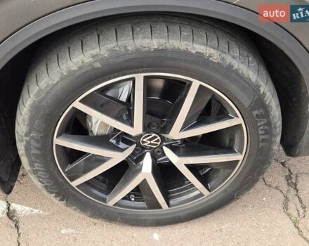 Серый Фольксваген Туарег, объемом двигателя 3 л и пробегом 137 тыс. км за 56900 $, фото 18 на Automoto.ua