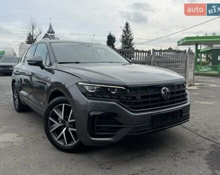 Серый Фольксваген Туарег, объемом двигателя 2.97 л и пробегом 158 тыс. км за 57900 $, фото 62 на Automoto.ua