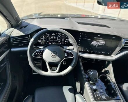 Серый Фольксваген Туарег, объемом двигателя 2.99 л и пробегом 13 тыс. км за 82000 $, фото 38 на Automoto.ua