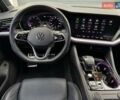 Серый Фольксваген Туарег, объемом двигателя 2.97 л и пробегом 68 тыс. км за 75900 $, фото 129 на Automoto.ua