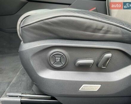 Сірий Фольксваген Туарег, об'ємом двигуна 2.97 л та пробігом 41 тис. км за 71990 $, фото 20 на Automoto.ua