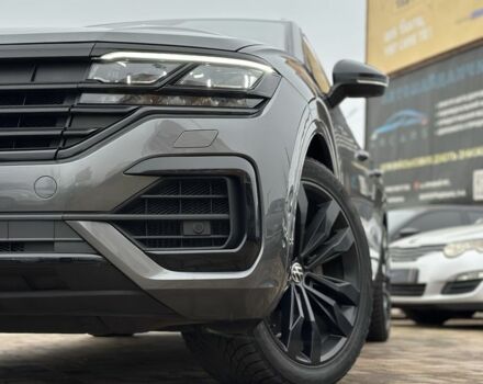 Сірий Фольксваген Туарег, об'ємом двигуна 3 л та пробігом 135 тис. км за 57500 $, фото 5 на Automoto.ua