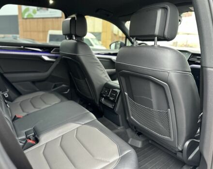 Сірий Фольксваген Туарег, об'ємом двигуна 3 л та пробігом 135 тис. км за 57500 $, фото 18 на Automoto.ua